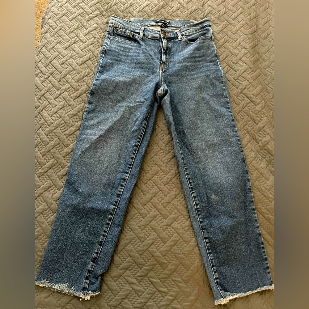 ⭐️2 /$20⭐️GUC Calvin Klein high waist straight leg  jeans w/ frayed hem sz29